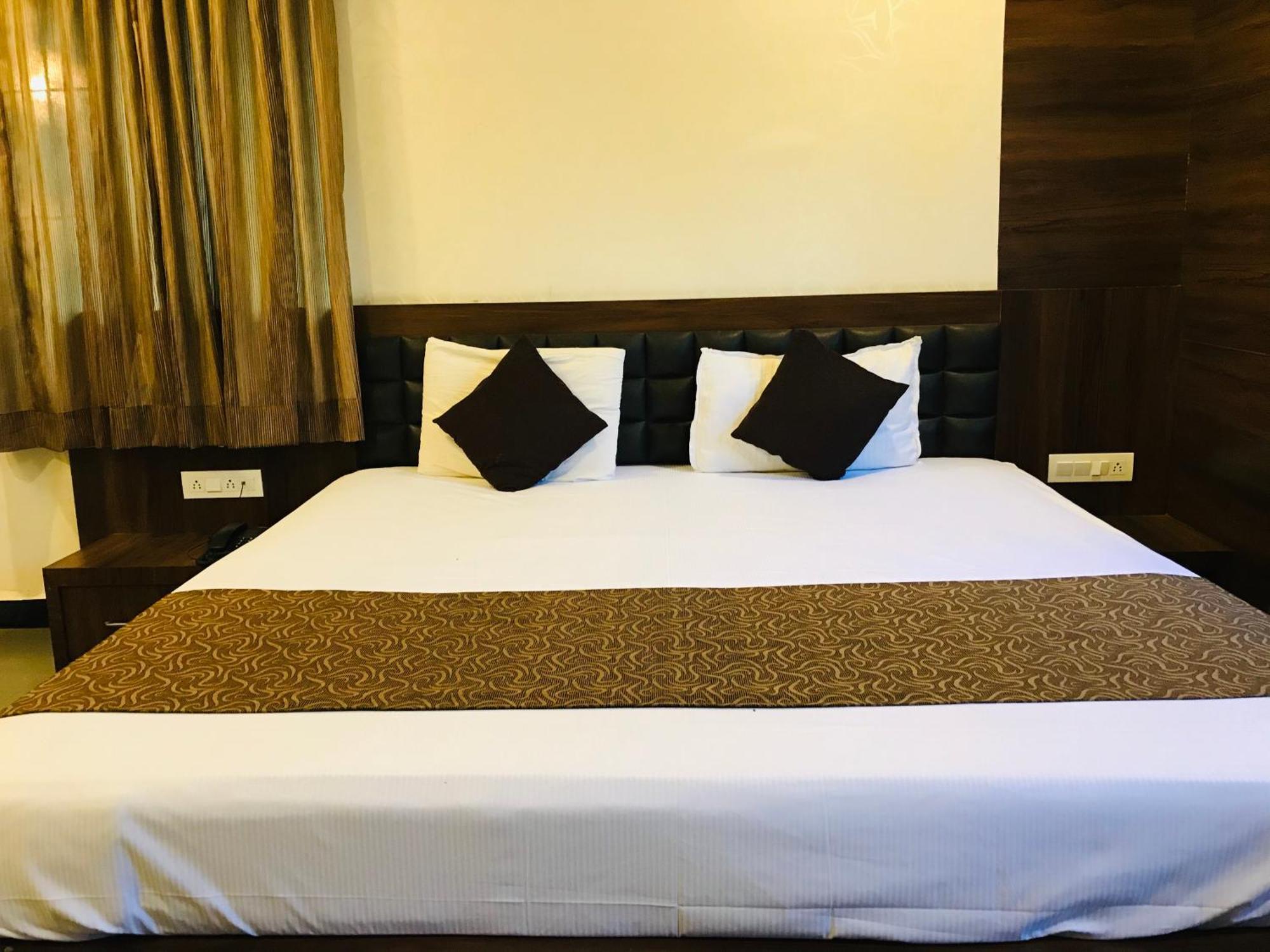 Liva Rooms Nášik Exteriér fotografie